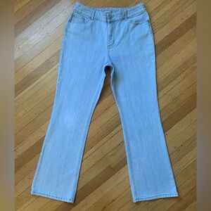 VGUC WOMEN’S CHICO’s PLATINUM LITE-BLUE WASH BOOTCUT JEANS IN SIZE 2R/US 12